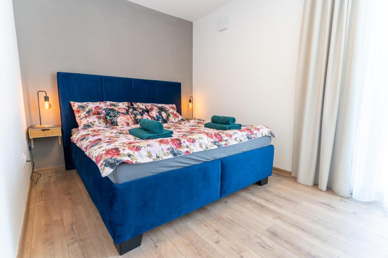 Avocado Apartment Victory Port Liptovsky Mikulas Bagian luar foto